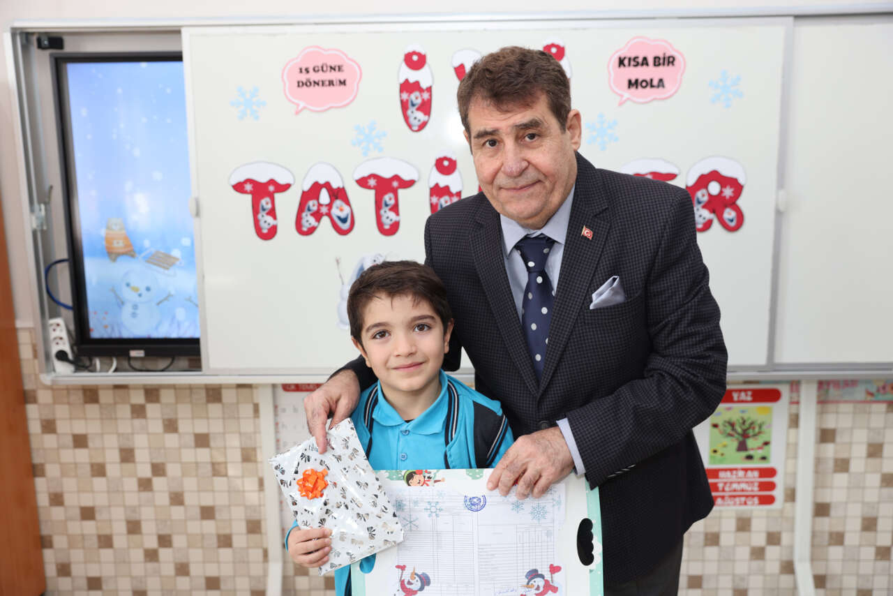 Selçuklu’da öğrenciler karnelerini böyle aldı 10